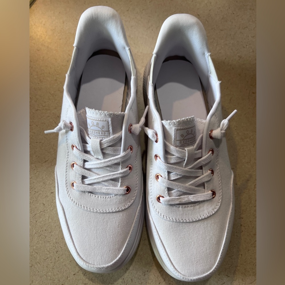 Skechers White Slip-On Sneakers 7.5W Never worn